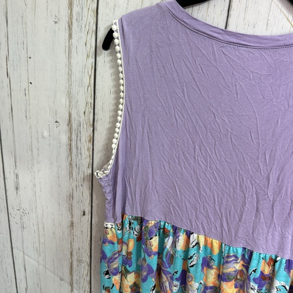 Celeste Floral Pattern Tank Top - Picture 7 of 9